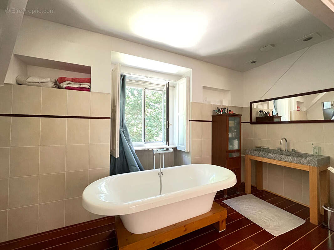 Maison à VERRIERES-LE-BUISSON