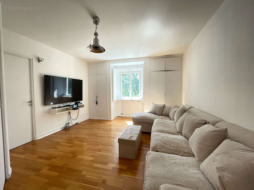 Maison à VERRIERES-LE-BUISSON