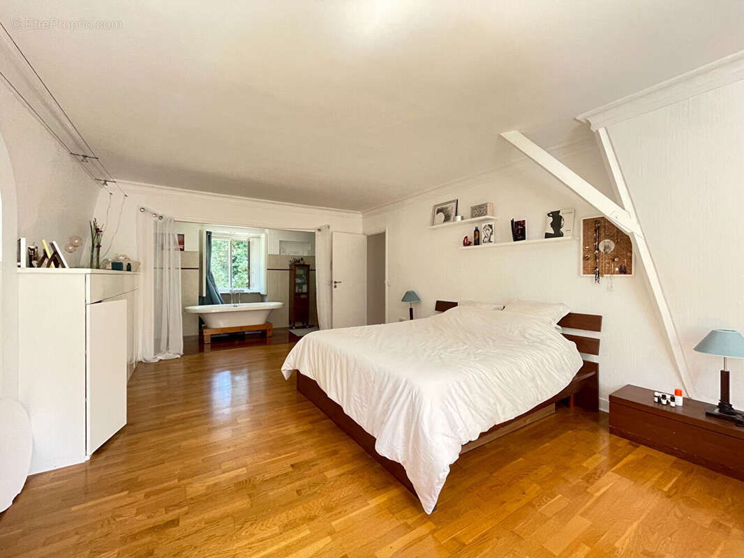 Maison à VERRIERES-LE-BUISSON