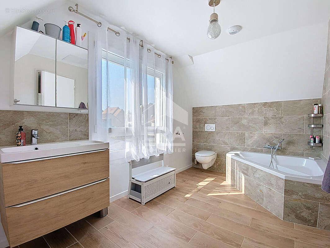 Maison à CHAUMONTEL