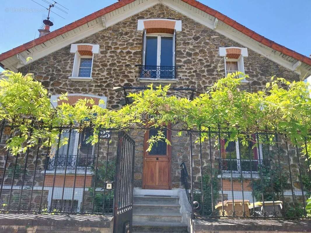 Maison à LE PERREUX-SUR-MARNE