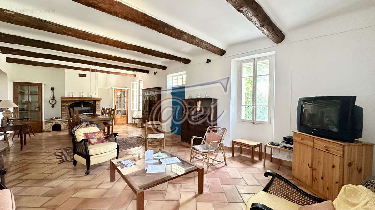 Maison à SAINT-MAXIMIN-LA-SAINTE-BAUME