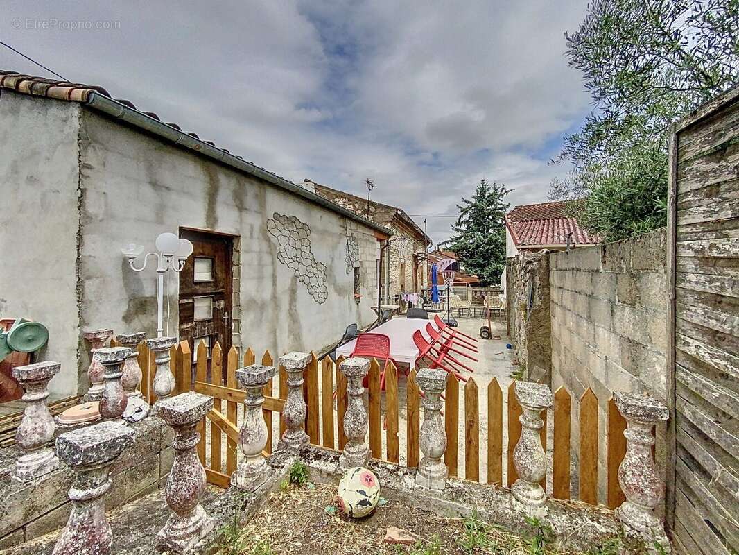 Maison à SAINT-BENOIT-DE-CARMAUX