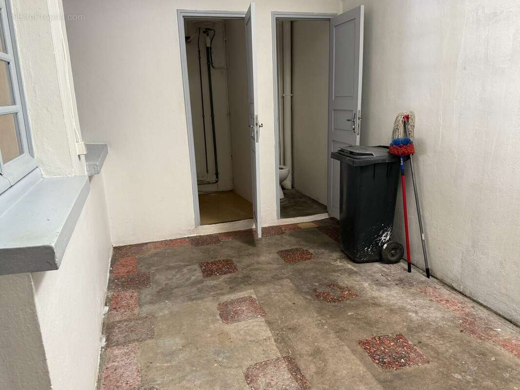 Commerce à LES ABYMES