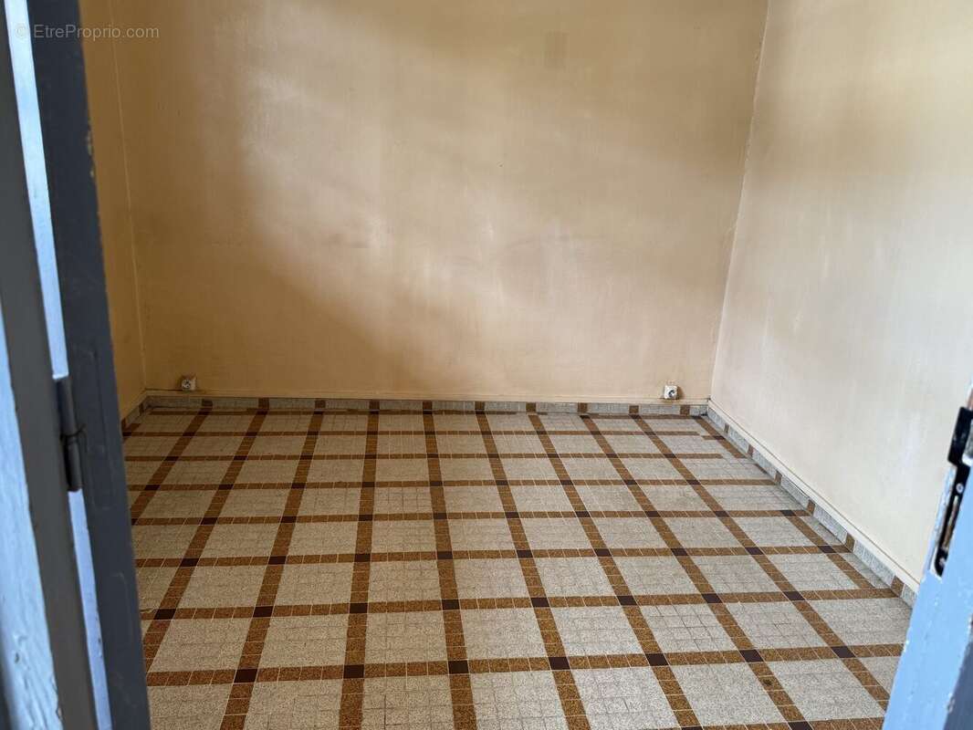 Commerce à LES ABYMES