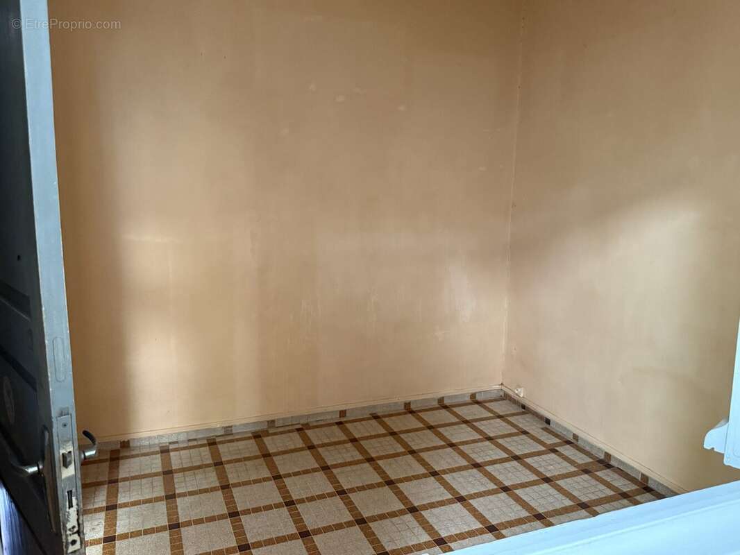 Commerce à LES ABYMES