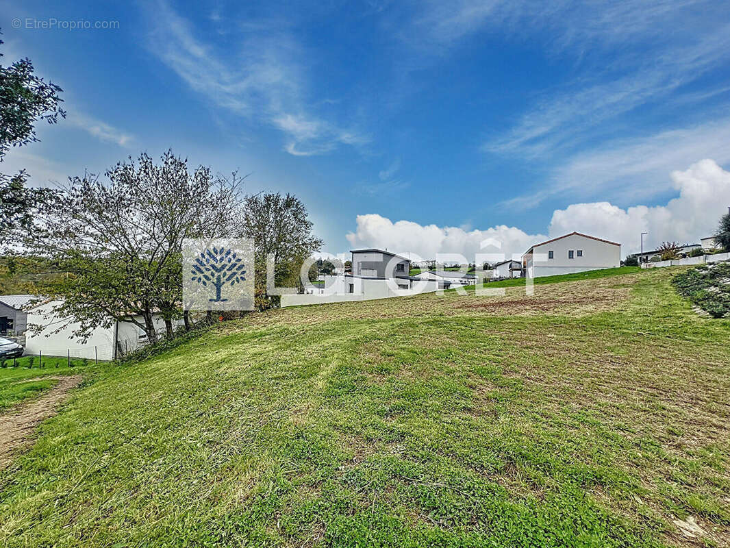 Terrain à BRESSUIRE