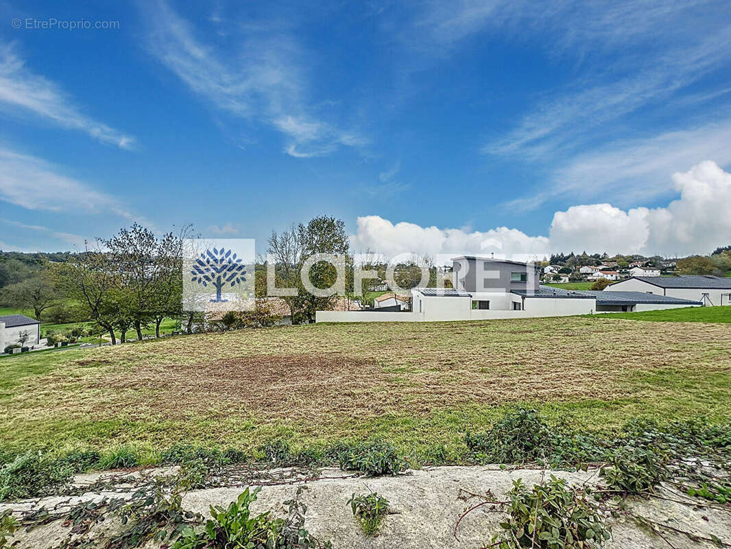 Terrain à BRESSUIRE