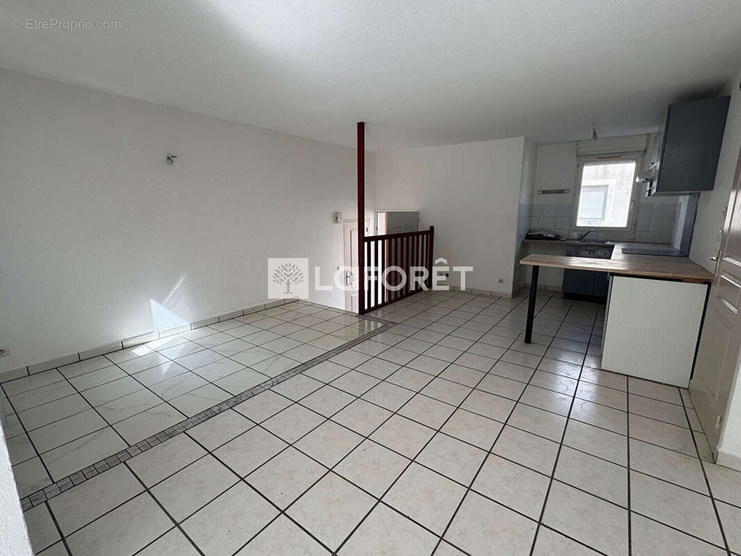 Maison à PEZILLA-LA-RIVIERE