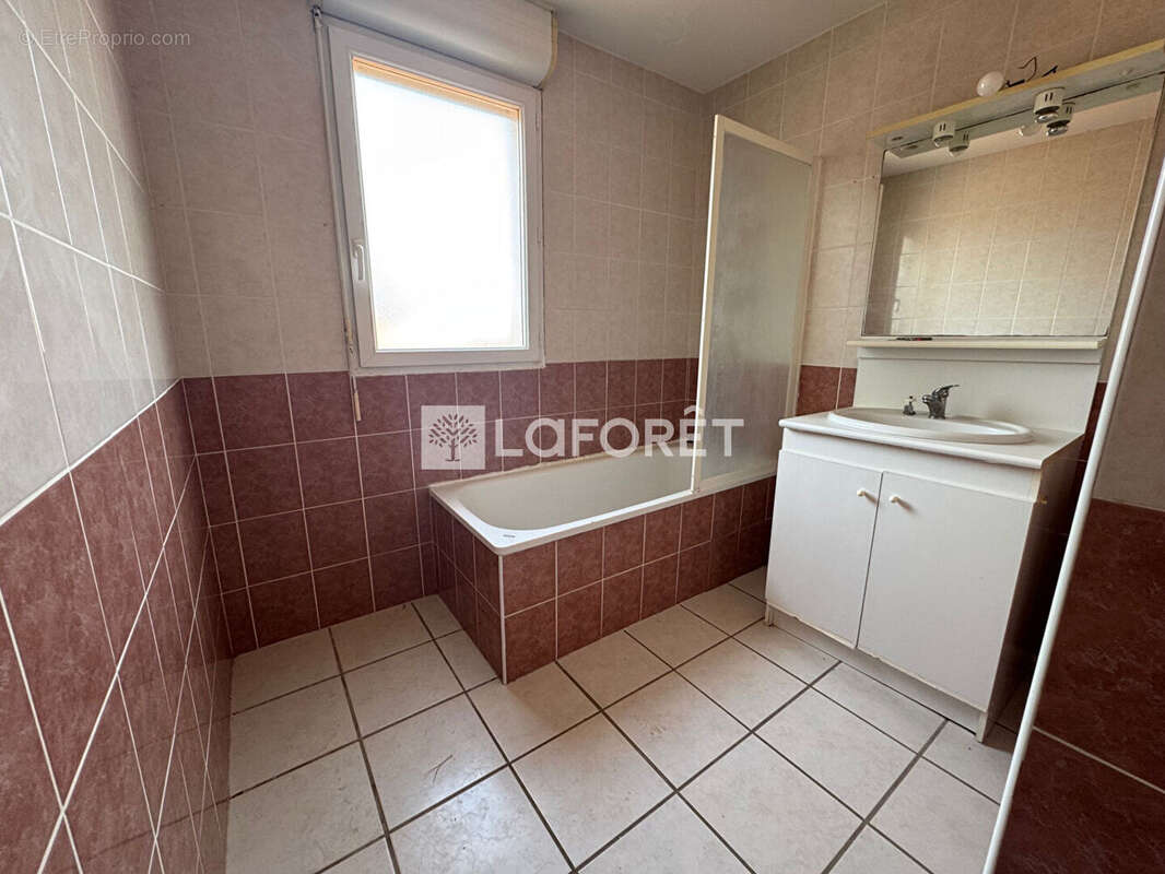 Maison à PEZILLA-LA-RIVIERE