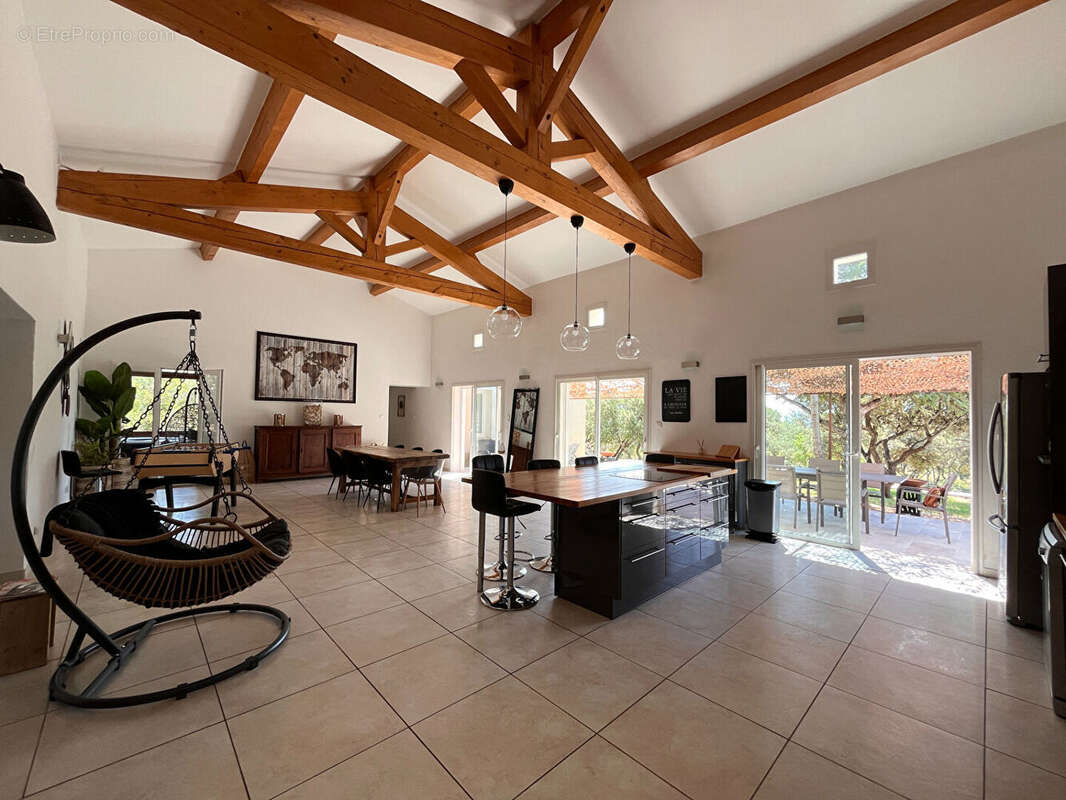 Maison à CABRIERES-D&#039;AVIGNON