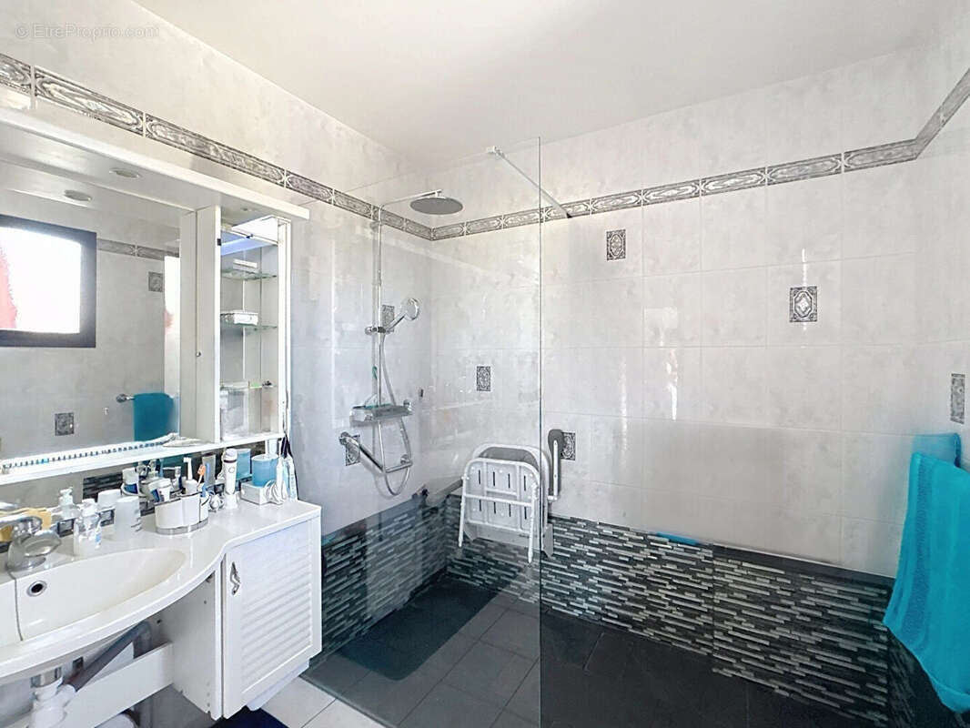 Maison à SAINT-LEONARD