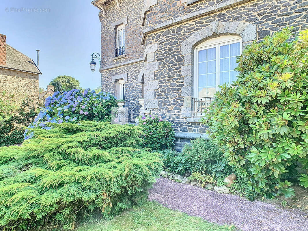 Maison à MERDRIGNAC