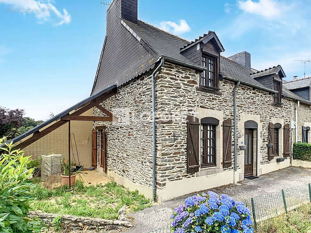 Maison à SAINT-ETIENNE-DU-GUE-DE-L&#039;ISLE