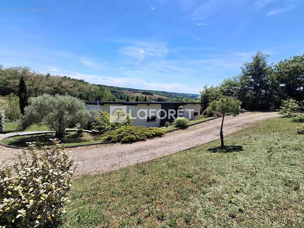 Maison à MONCLAR-DE-QUERCY