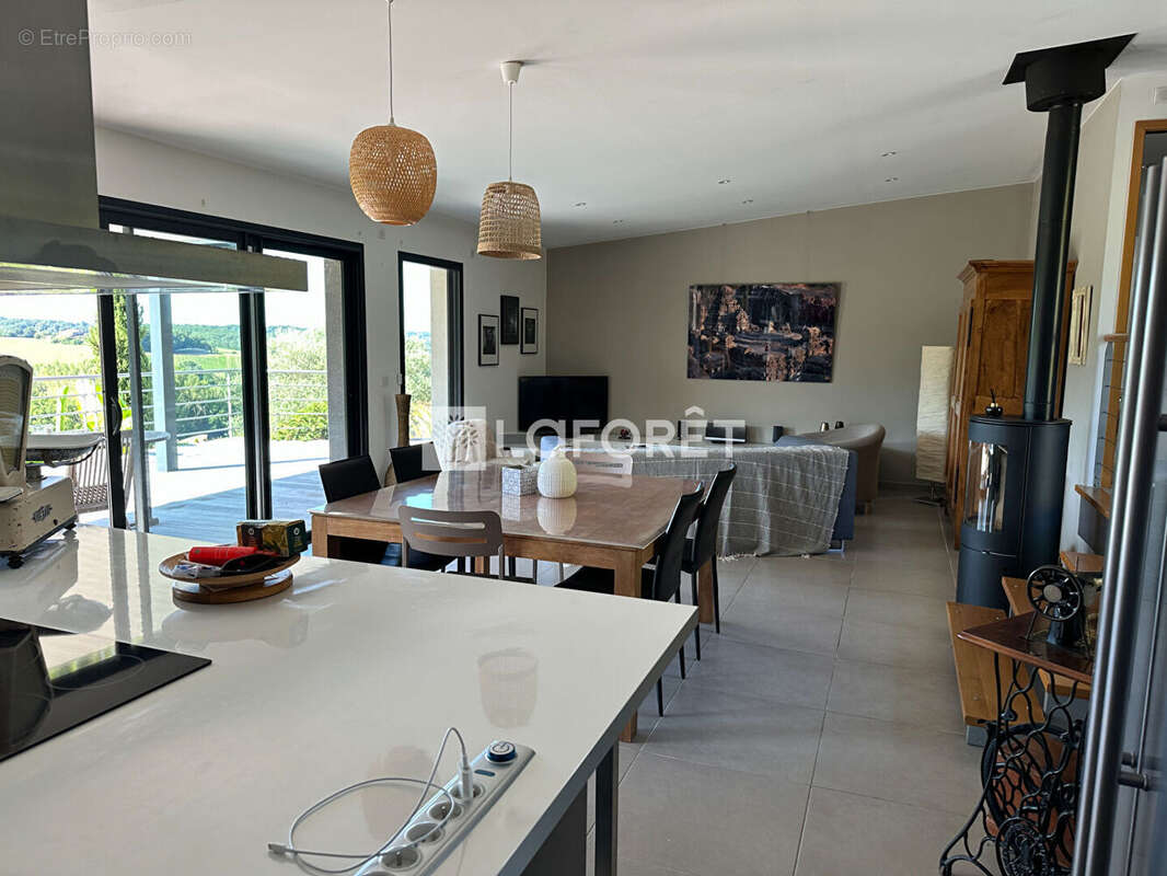 Maison à MONCLAR-DE-QUERCY