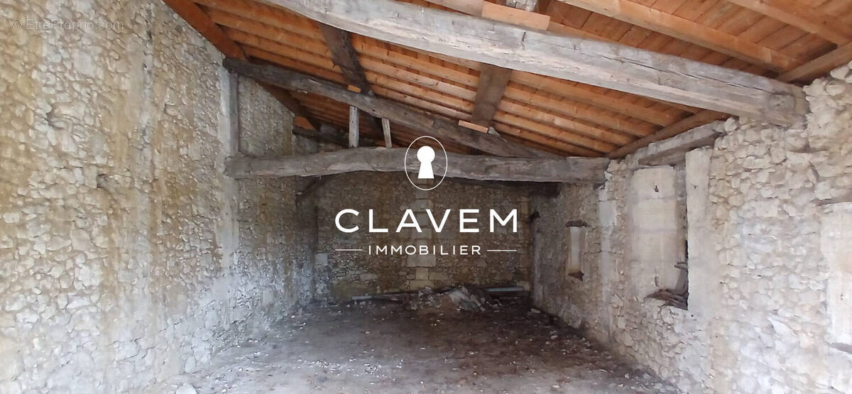 Parking à CUBNEZAIS