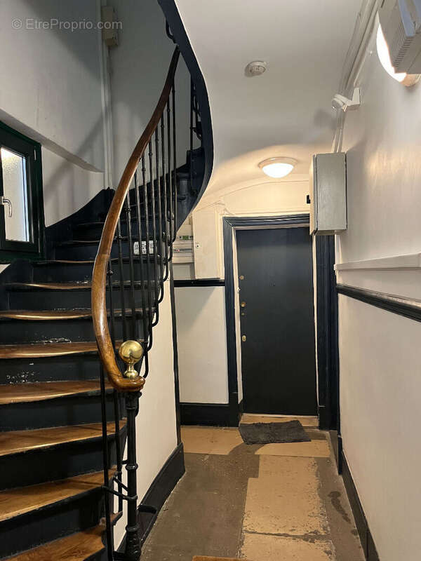 Appartement à PARIS-17E