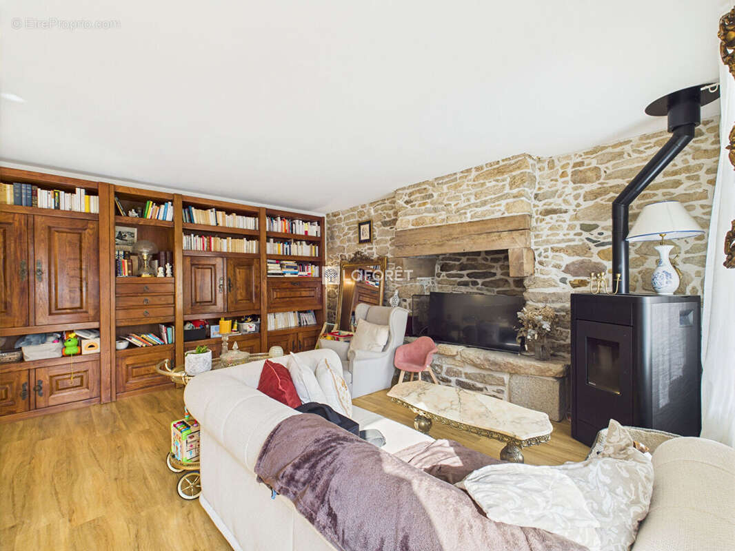 Maison à POULDREUZIC