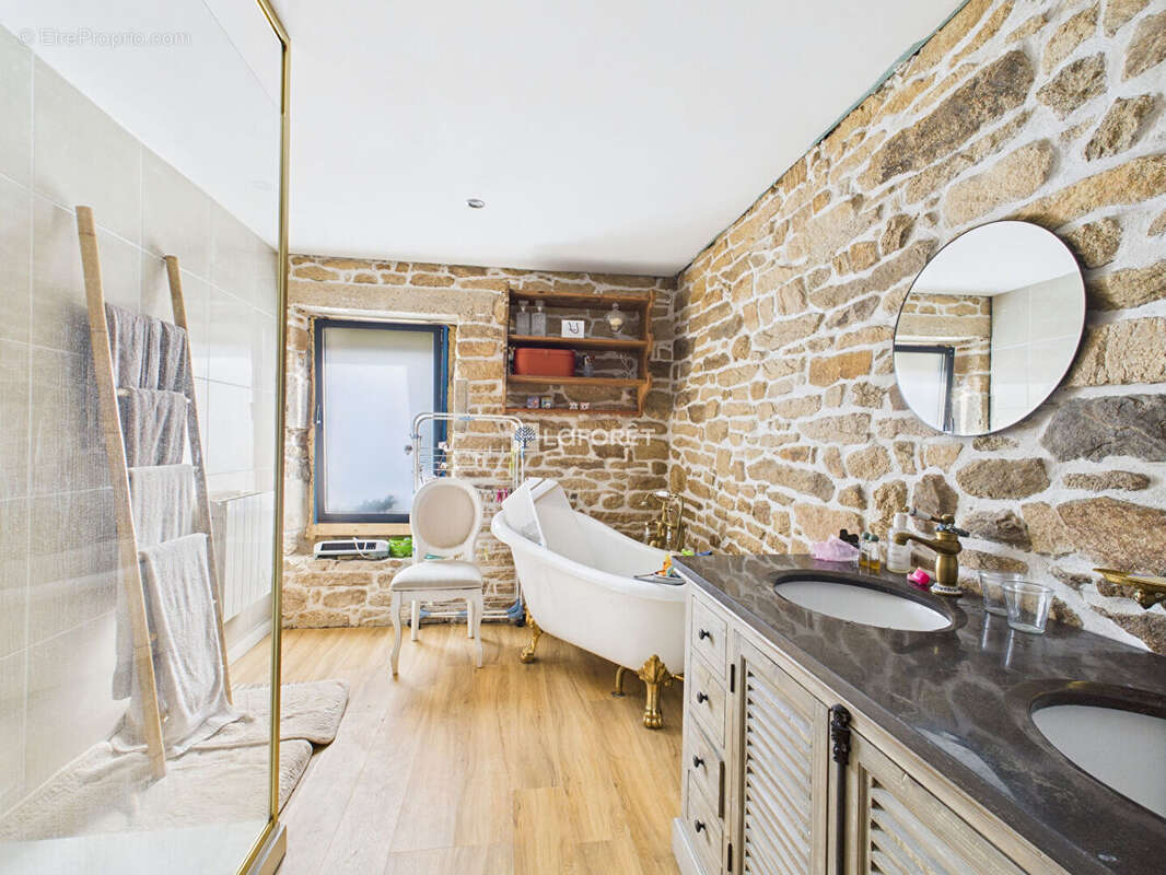 Maison à POULDREUZIC