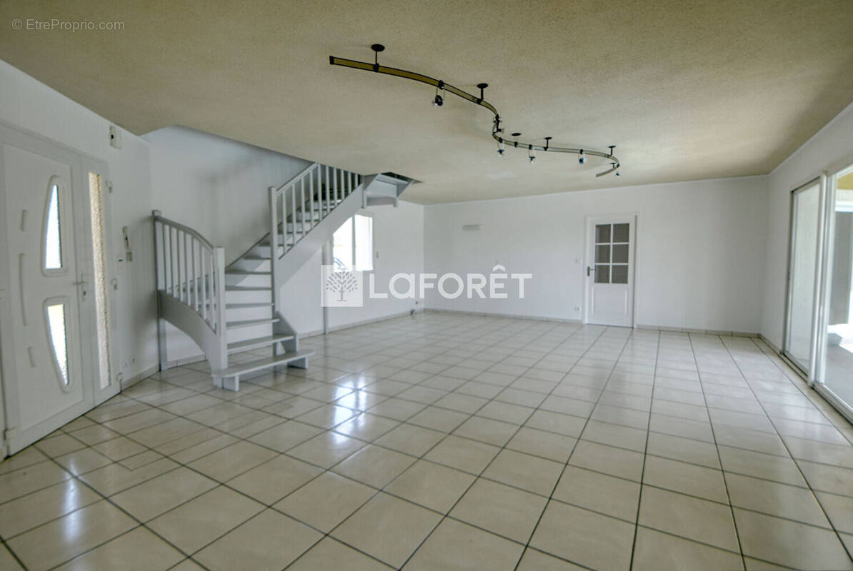 Maison à LISLE-SUR-TARN