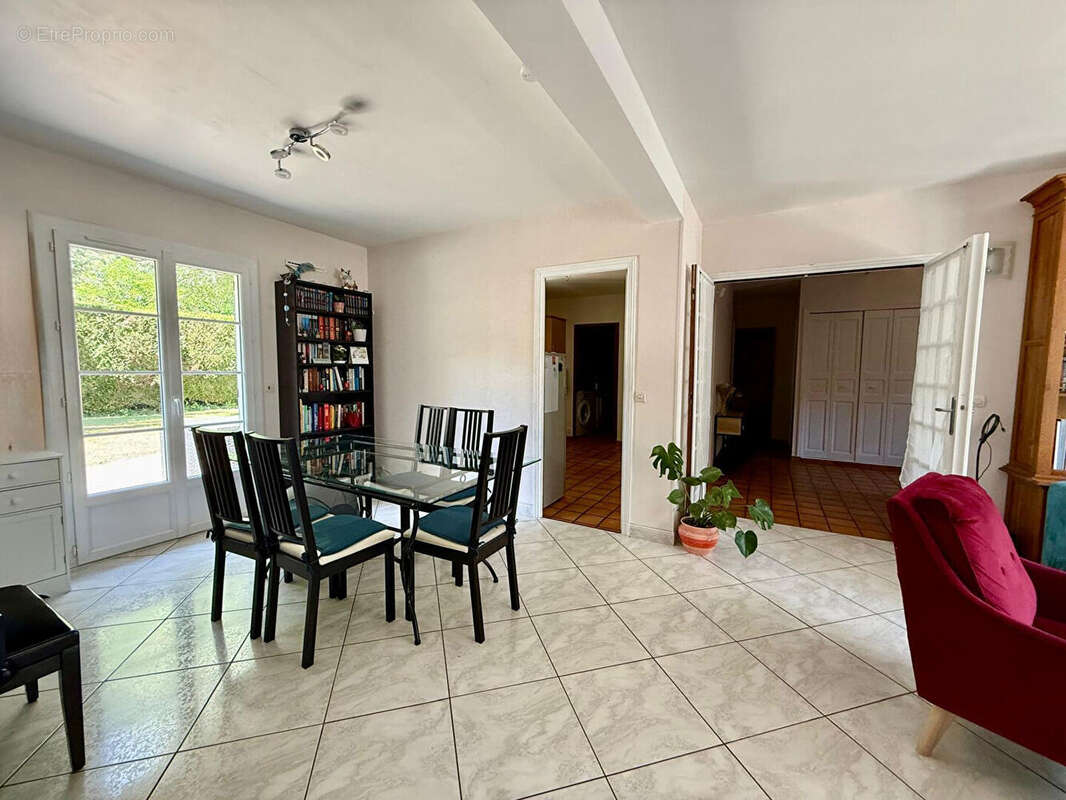 Maison à MILLY-LA-FORET