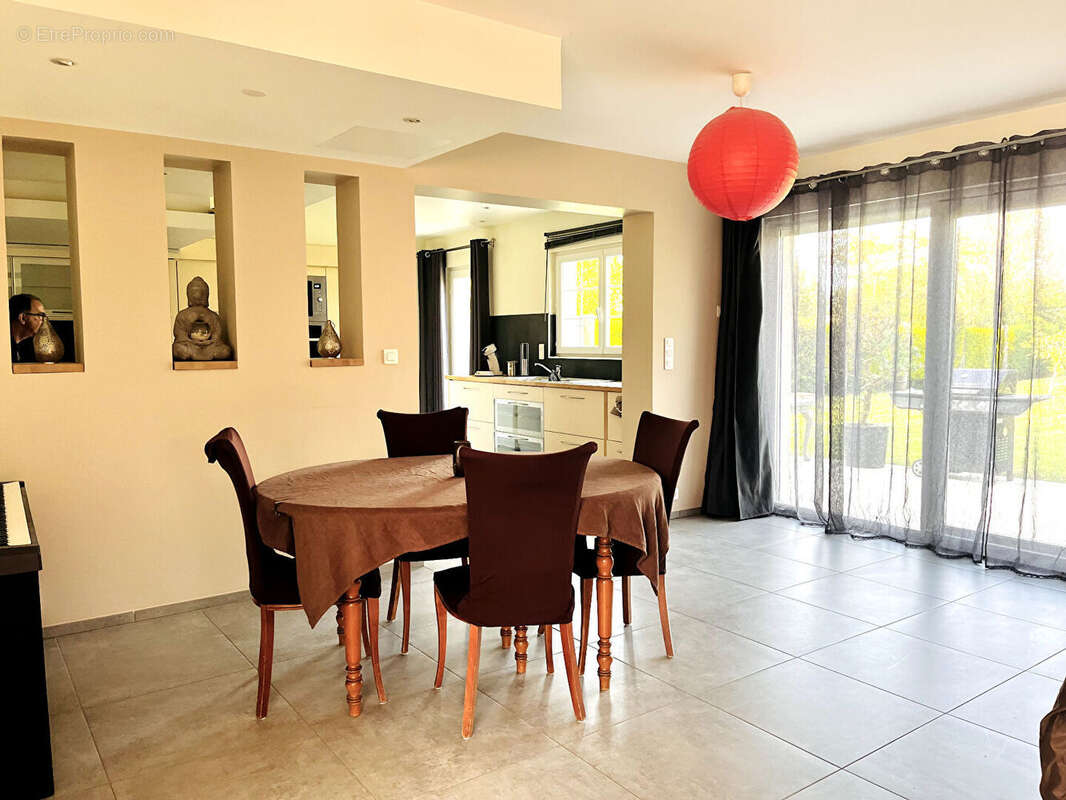 Maison à BONNINGUES-LES-ARDRES