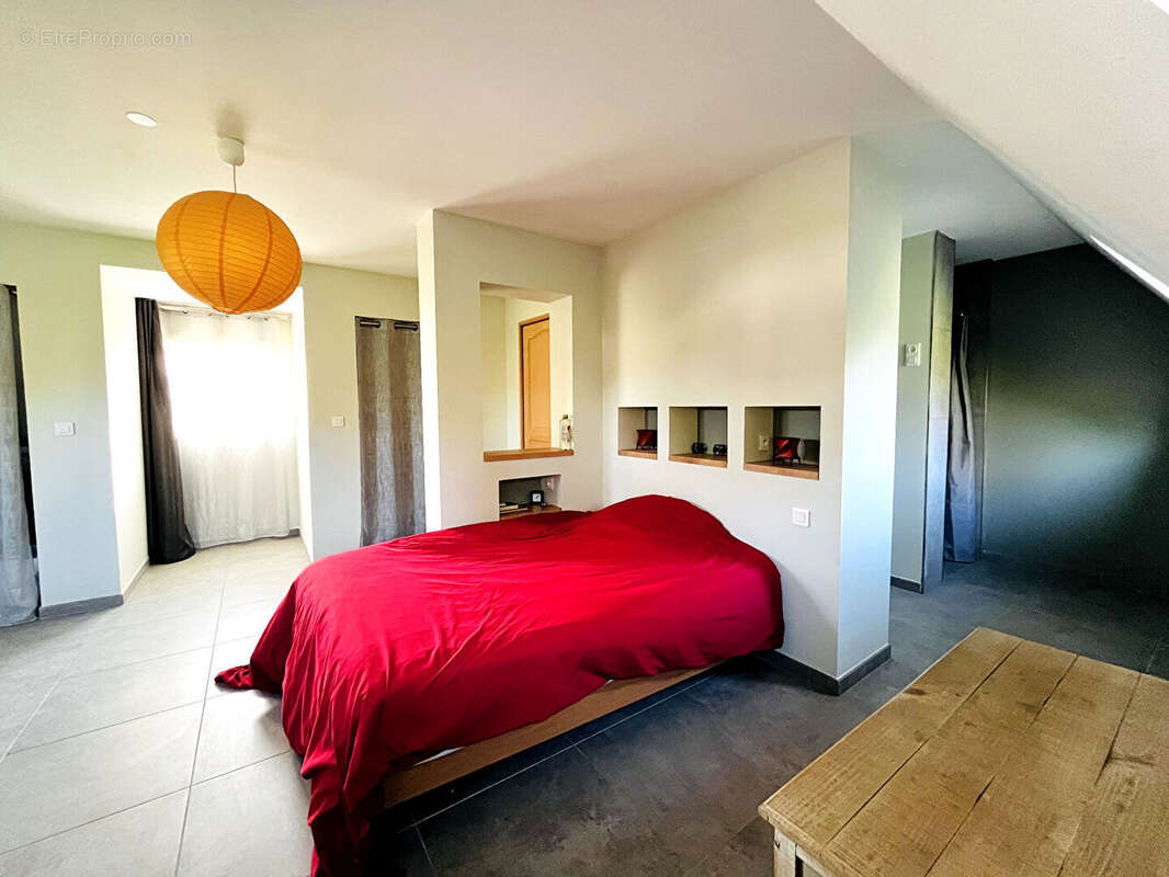 Maison à BONNINGUES-LES-ARDRES