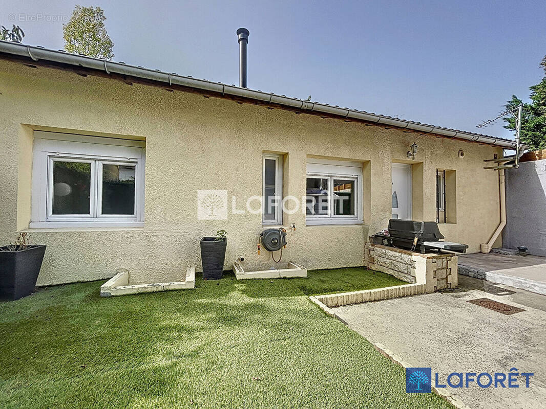 Maison à SAVIGNY-SUR-ORGE