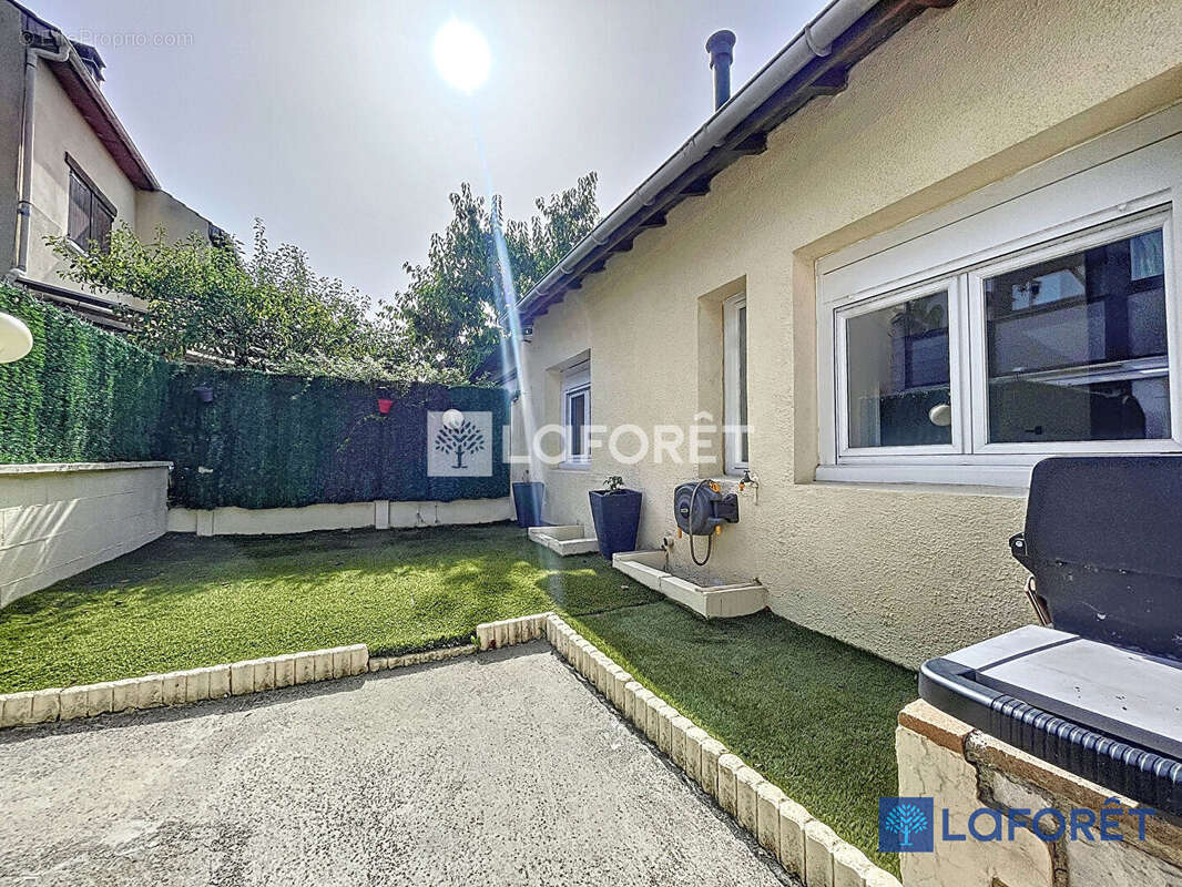 Maison à SAVIGNY-SUR-ORGE