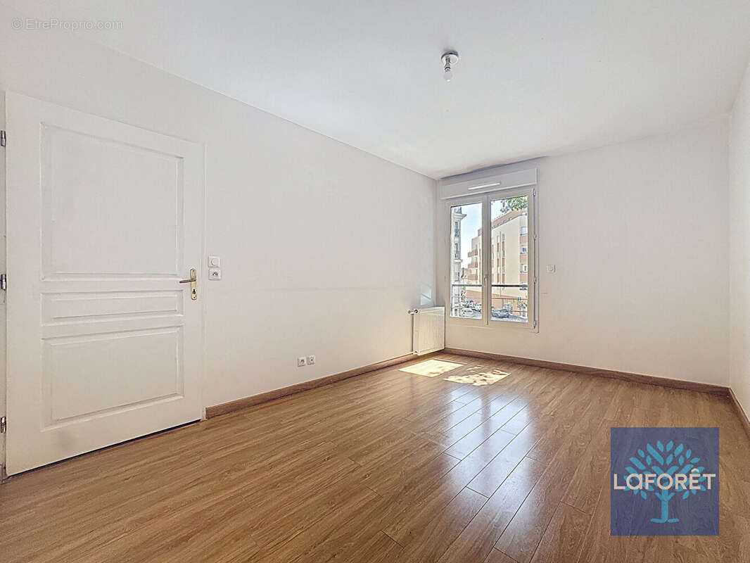 Appartement à CHILLY-MAZARIN