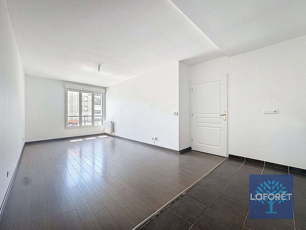 Appartement à CHILLY-MAZARIN