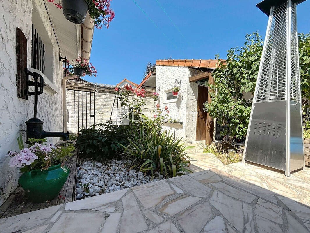 Maison à CLICHY-SOUS-BOIS