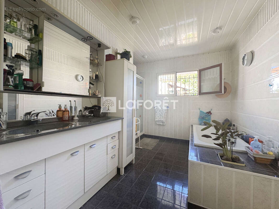 Maison à CLICHY-SOUS-BOIS