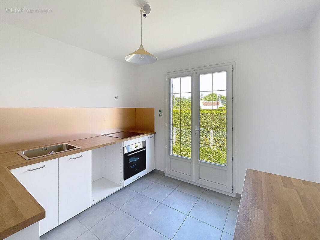 Maison à SAINT-JEAN-DE-BRAYE