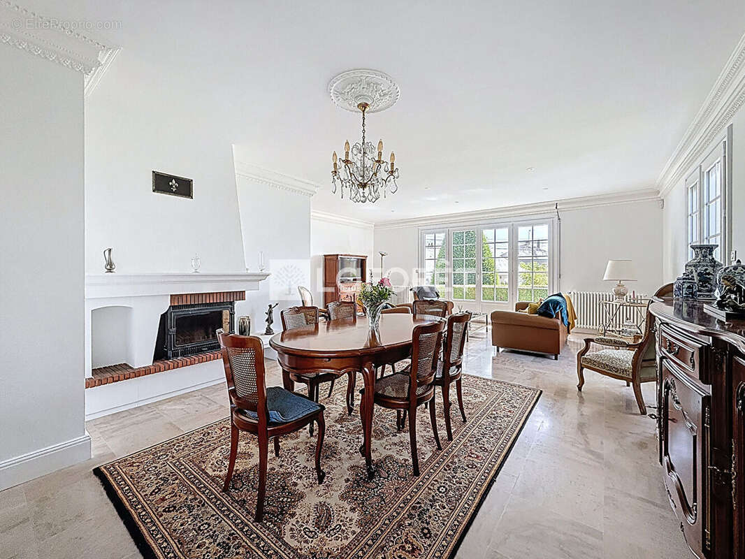 Maison à DOUE-LA-FONTAINE