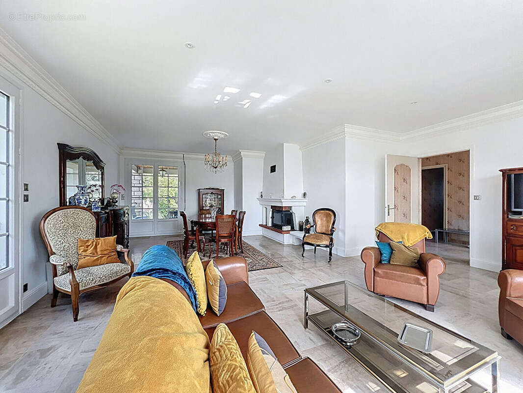 Maison à DOUE-LA-FONTAINE