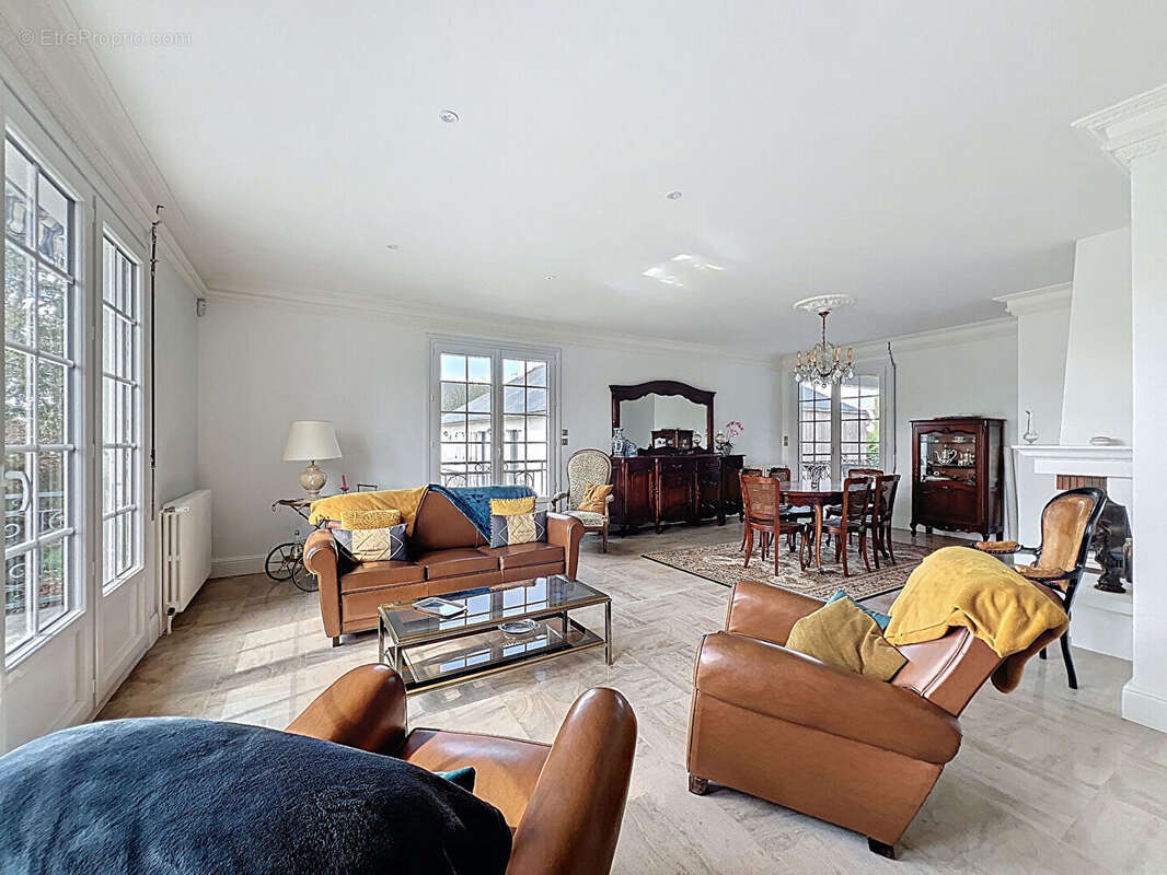 Maison à DOUE-LA-FONTAINE