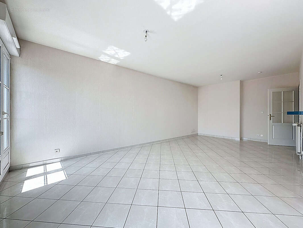 Appartement à SAINT-FARGEAU-PONTHIERRY