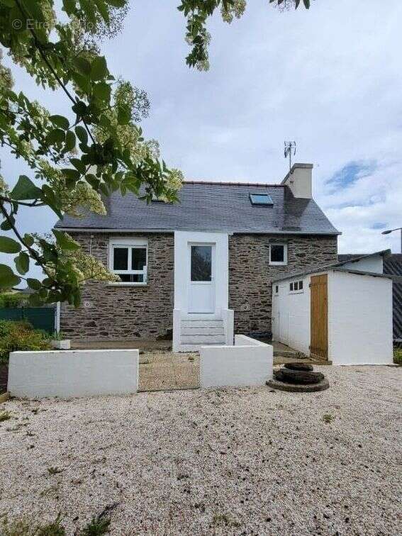 Maison à PLOUGONVELIN