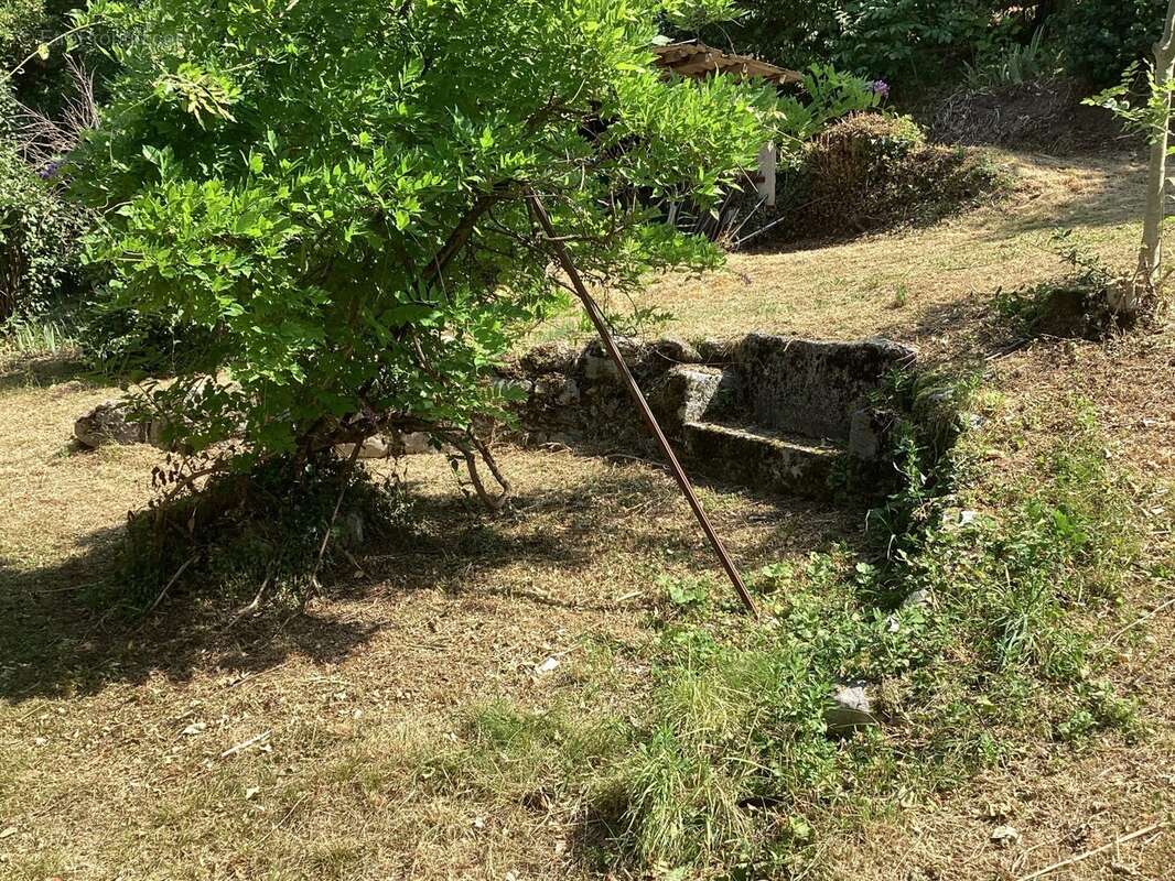 Terrain à SAINT-JEOIRE-PRIEURE