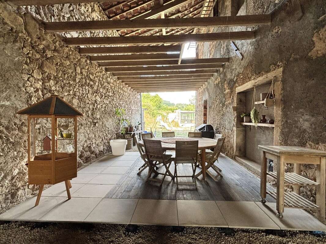 Maison à SAINT-IGNY-DE-VERS