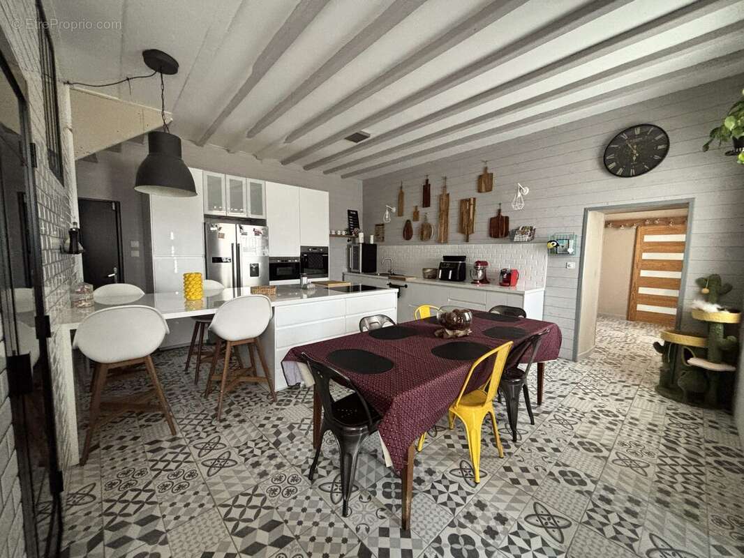 Maison à SAINT-IGNY-DE-VERS