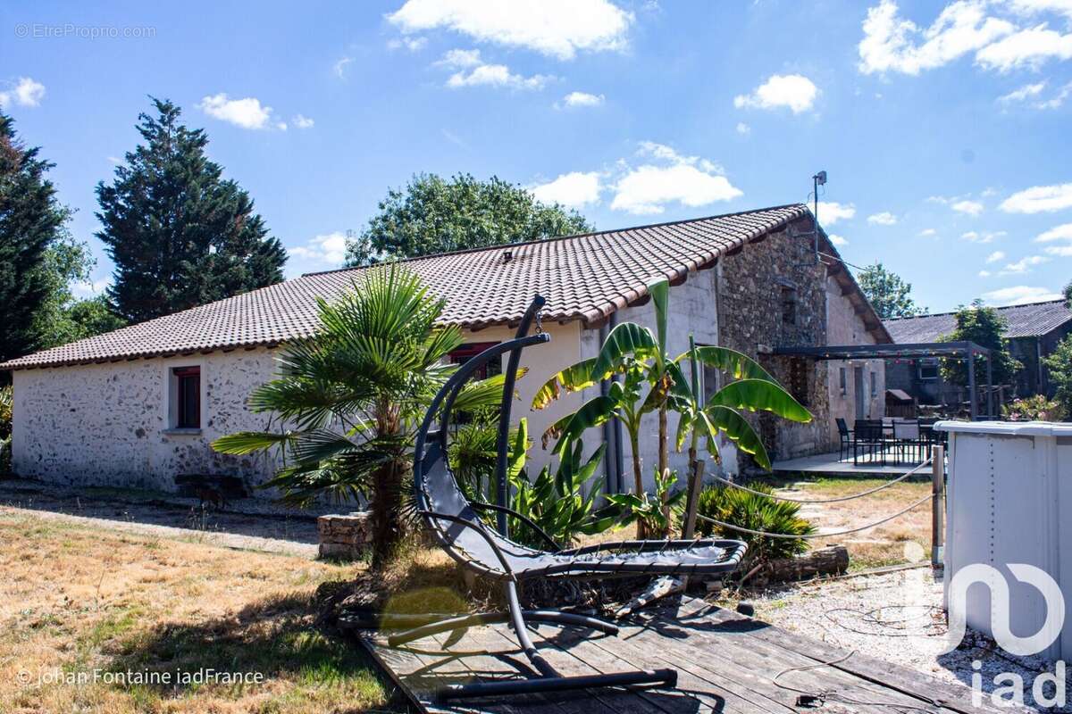 Photo 2 - Maison à SAINT-DENIS-LA-CHEVASSE