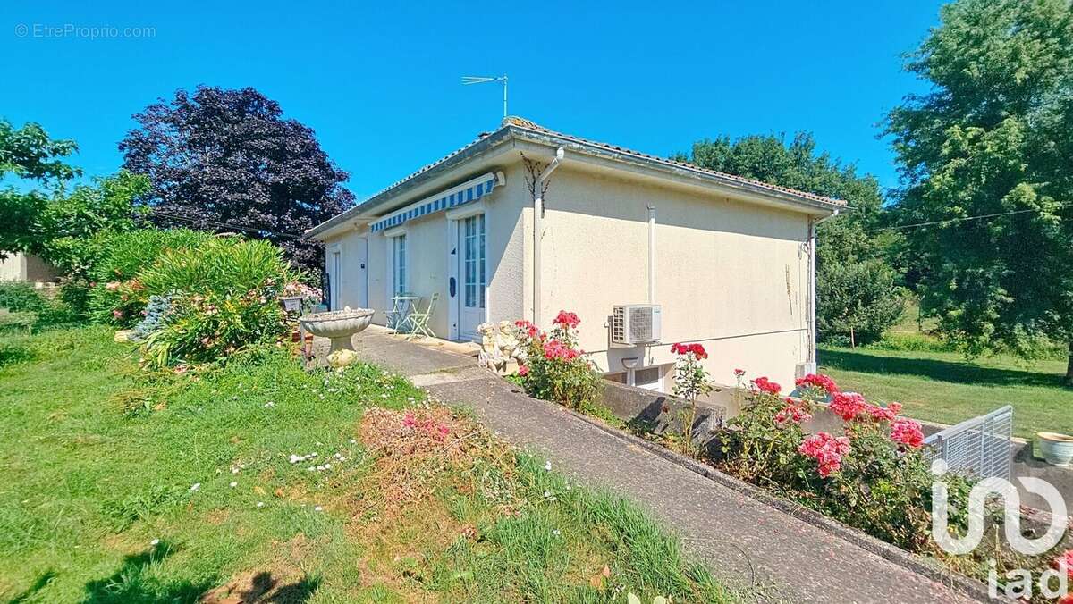 Photo 9 - Maison à MONTBARTIER