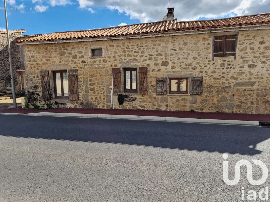 Photo 2 - Maison à SAINT-ESTEPHE