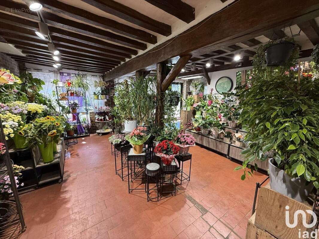 Photo 3 - Commerce à LACROIX-SAINT-OUEN