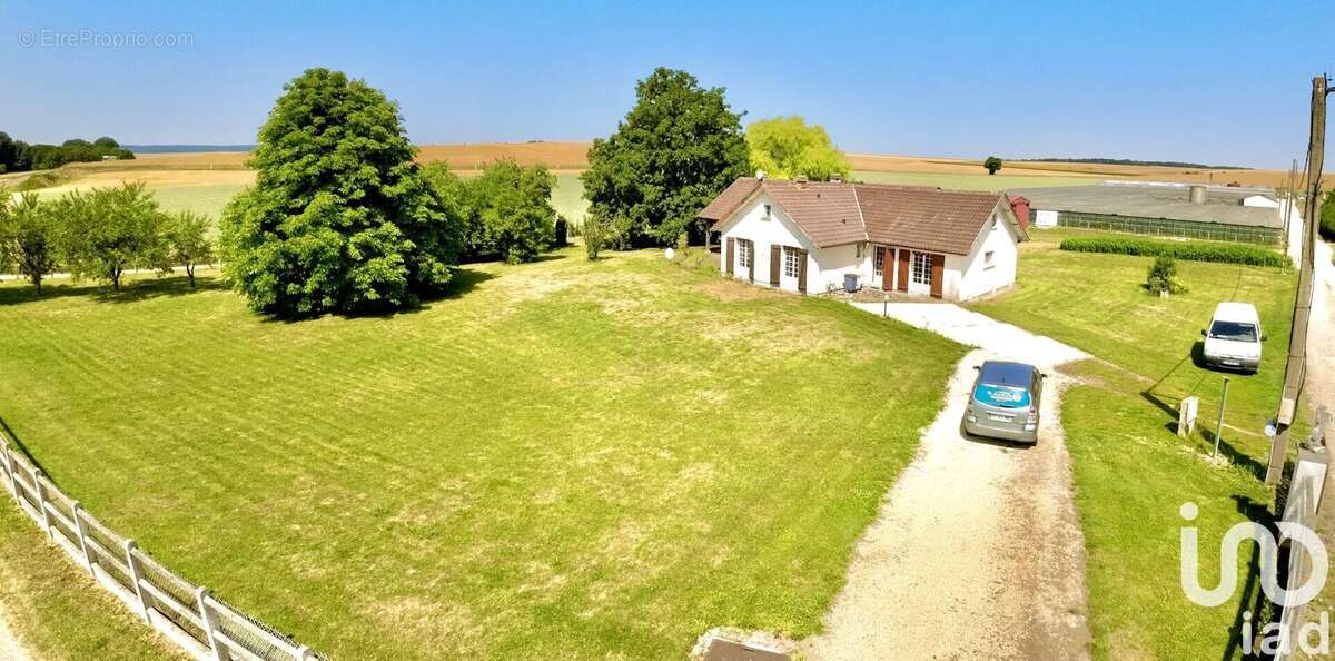 Photo 7 - Maison à POUY-SUR-VANNES