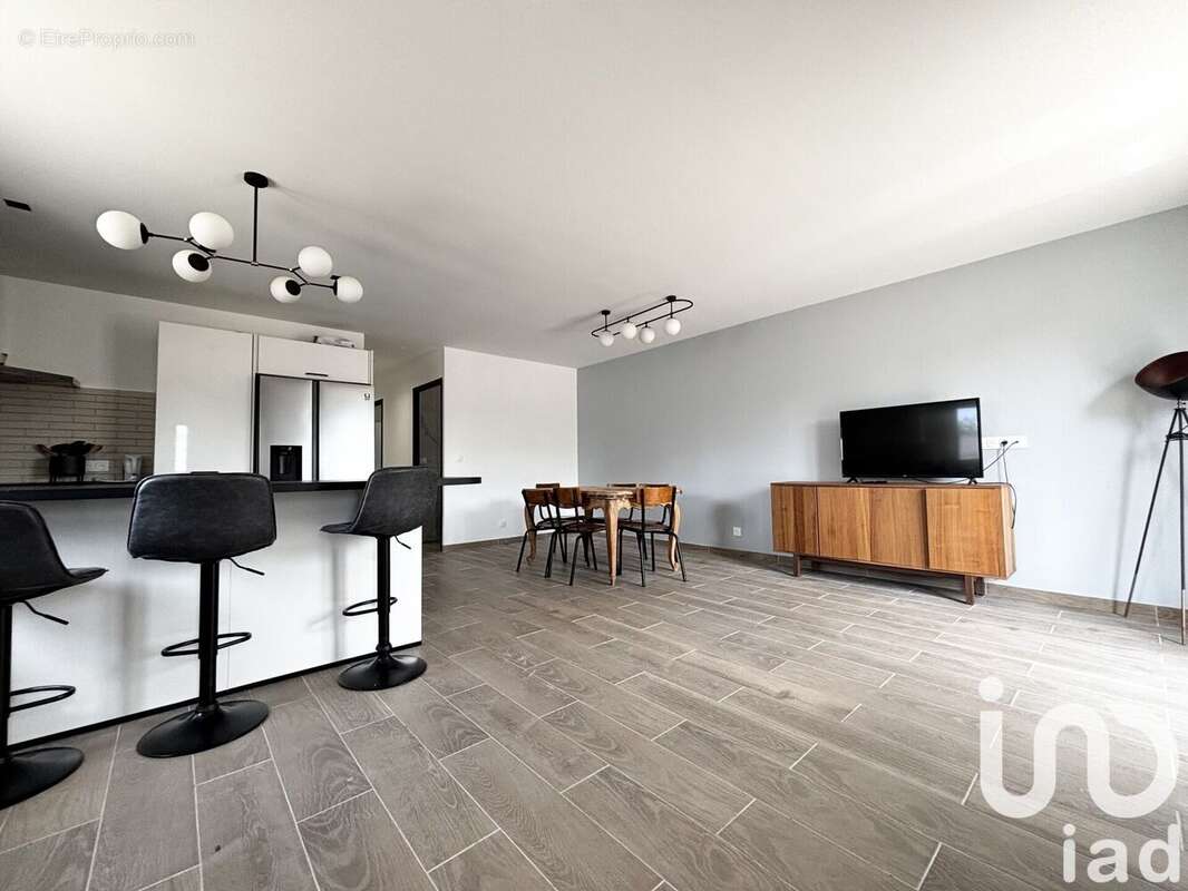 Photo 2 - Maison à ROMILLY-SUR-SEINE