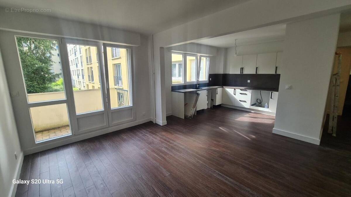 Photo 1 - Appartement à SAINT-MAUR-DES-FOSSES